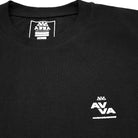 CLOSE UP OF TOP RIGHT SMALL AVVA LOGO ON THE FRONT OF THE TEE.
