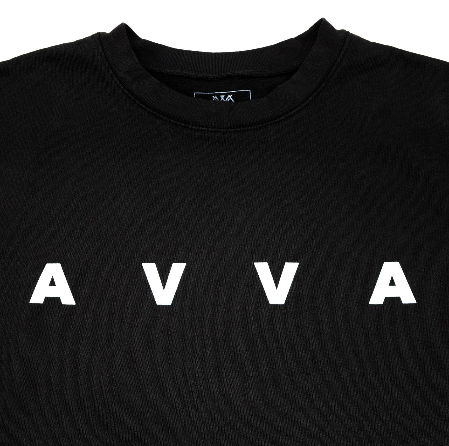 FRONT VIEW CLOSE UP OF EXPEDITION CREW AVVA LOGO ON CHEST PEICE OF THE CREW